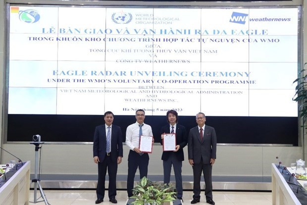 Cérémonier de remise du radar en bande X destiné à l'alerte précoce aux fortes pluies à Hanoï et dans les environs. Photo : baotainguyenmoitruong.vn
