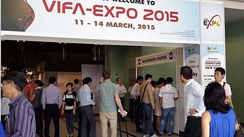 La VIFA-EXPO 2015 attire de nombreux visiteurs. Photo: HNMO