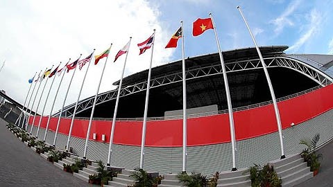 Le drapeau du Vietnam est pavoisé à Sports Hub. Photo: Hai Dang/NDEL.