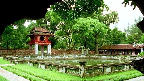 Le Temple de la Littérature, un site touristique connu à Hanoi. 