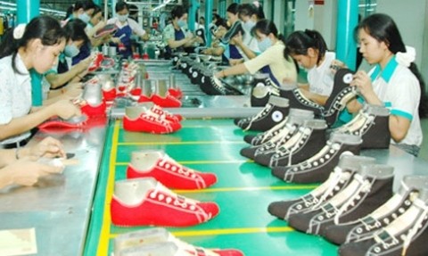 Production de chaussure pour l'exportation.