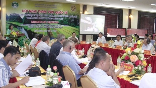 Vue générale du colloque "Consultation internationale sur la gestion du Complexe paysager de Tràng An", à Ninh Binh. Photo: NDEL. 