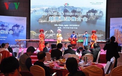 Un programme de présentation du tourisme vietnamien en Chine. Photo: VOV. 