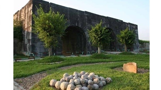 La Citadelle des Hô est composée de blocs de pierre finement ajustés et soudés. Photo: VNA/CVN.
