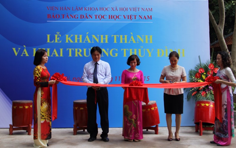 Cérémonie d’inauguration de la scène de marionnettes sur eau au Musée d’Ethnographie du Vietnam, le 20 novembre, à Hanoi. Photo: LG/NDEL.