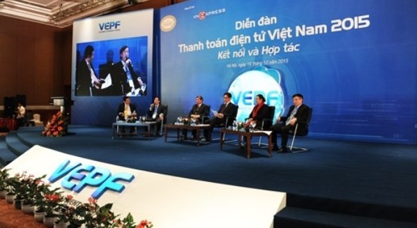 Forum sur les paiements électroniques au Vietnam de 2015. Photo: VNA.