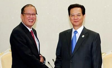 Le Premier Ministre du Vietnam Nguyên Tân Dung et le Président philippin Benigno S. Aquino à la Conférence des hauts dirigeants de l’ASEAN 21 en novembre 2012. Photo. VGP.