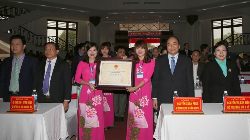 Le certificat reconnaissant la Fête Hai Thuong Lan Ông patrimoine culturel immatériel national. Photo: VGPNews.