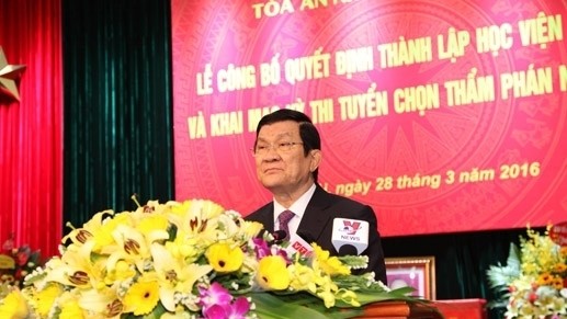 Le Président Truong Tân Sang prend la parole lors de la cérémonie de création de Académie juridique. Photo: daidoanket.