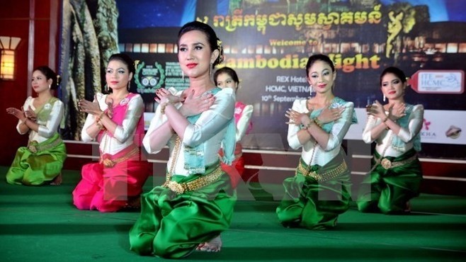La danse traditionnelle lors d'une semaine de la culture cambodgienne à Hô Chi Minh-Ville. Photo: VNA.