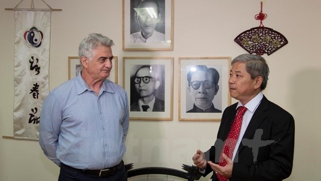 Igor Zakashansky et l’ambassadeur vietnamien en Israël, Trân Quôc Hai. Photo: VNP.