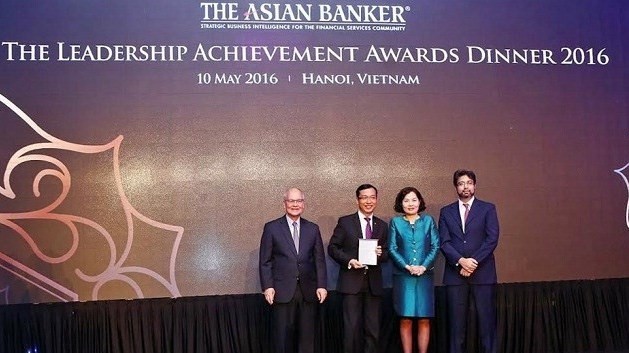 La TPBank reçoit le prix « Best Internet Banking ». Photo: VNA.