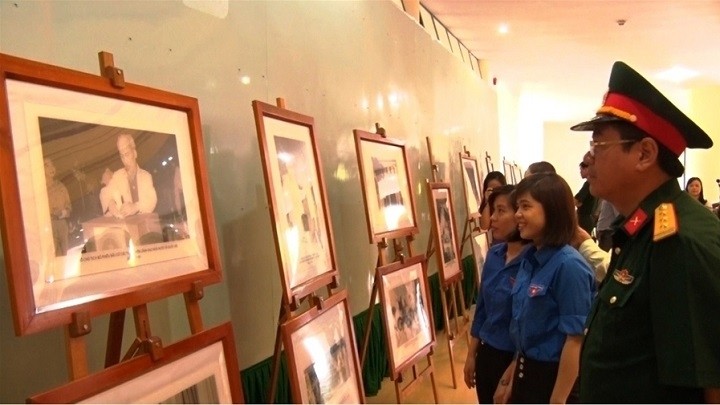 L’exposition attire de nombreux visiteurs. Photo: vietnamnet.