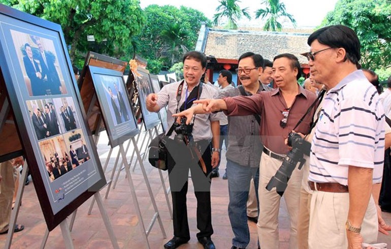 Une activité culturelle dans «Le pont culturel Vietnam - États-Unis». Photo: VNA.