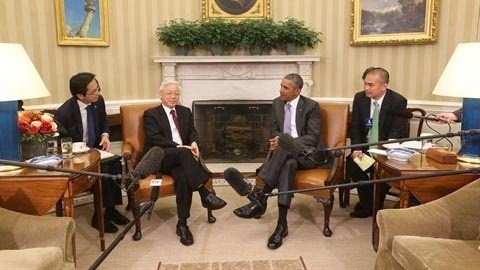 Entretien entre le Secrétaire général du Parti Communiste du Vietnam, Nguyên Phu Trong (à gauche), et le Président américain, Barack Obama, le 7 juillet 2015, à Washington. Photo: VNA.