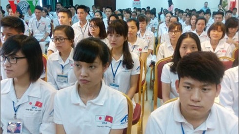 Des infirmiers et aides-soignants vietnamiens partent travailler au Japon. Photo: VOV.
