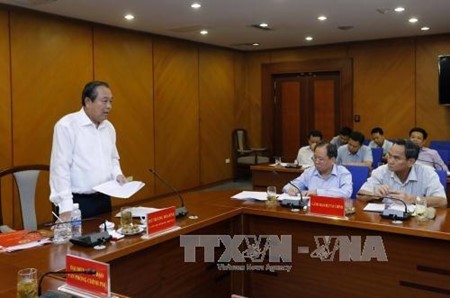 Le Vice-Premier ministre Truong Hoa Binh, à la tête du Comité de Pilotage de la réforme administrative, a travaillé, ce mercredi, avec le Ministère des Finances.