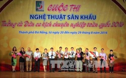 Le Concours national de «tuông» et de théâtres chantés populaires 2016 a lieu du 20 au 29 août, à Dà Nang. Photo: VNA. 