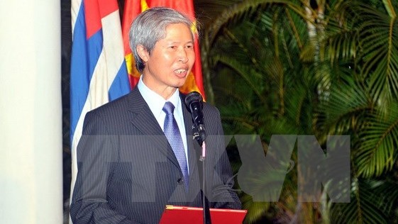 L’Ambassadeur vietnamien à Cuba, Duong Minh, prend la parole lors de la cérémonie célébrant le 71e anniversaire de la Fête nationale du Vietnam. Photo: VNA.