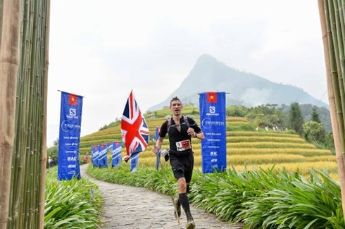 L’Ambassadeur britannique au Vietnam, Giles Lever, a remporté la quatrième place. Photo: VOV.