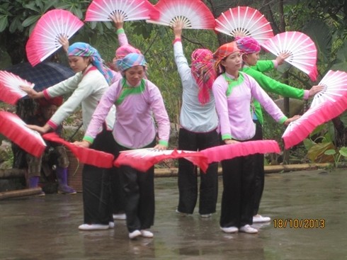 L’organisation de festivals de l’habit traditionnel vietnamien permet de donner une plus large visibilité publique à ce patrimoine. Photo : Dang Hiên/CVN