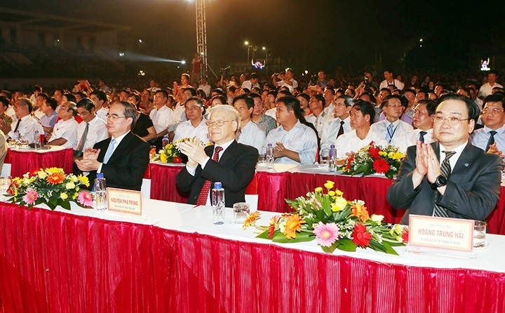 Vue générale de la cérémonie de célébration du 140e anniversaire de Dông Anh. Photo: NDEL.