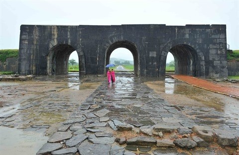 La porte principale de la citadelle de la dynastie des Hô, située au sud du site éponyme. P.hoto: CVN