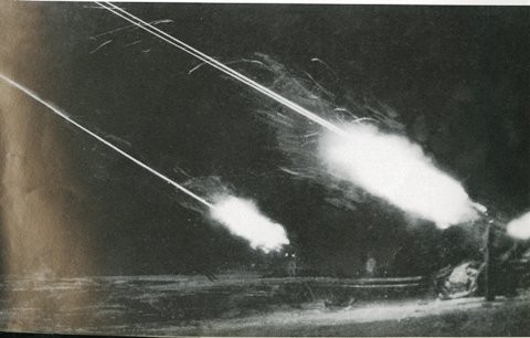 Les missiles sol-air dans le Diên Biên Phu aérien. Photo d'archive. TL BTLS