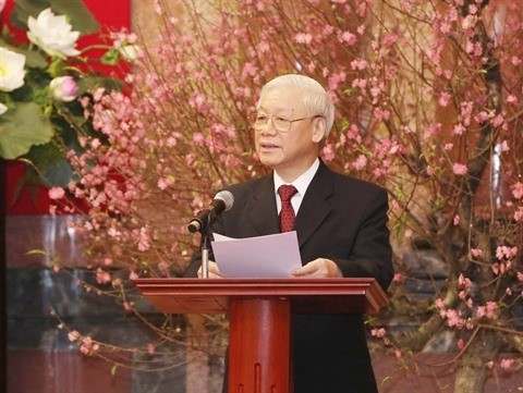 Le Secrétaire général du Parti communiste du Vietnam, Nguyên Phu Trong, présente ses vœux au peuple et aux dirigeants du Parti et de l'État.. Photo: VNA.