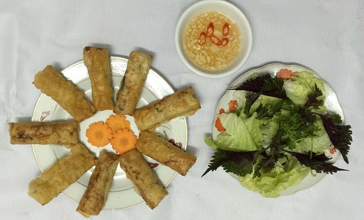 Le nem est un plat traditionnel du Têt des Hanoiens. Photo : Mai Khanh/NDEL