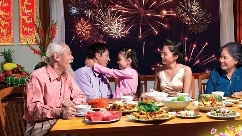 Le repas familial de fin d'année est indéniablement la valeur traditionnelle et éternelle du Têt que l’on doit perpétuer. 