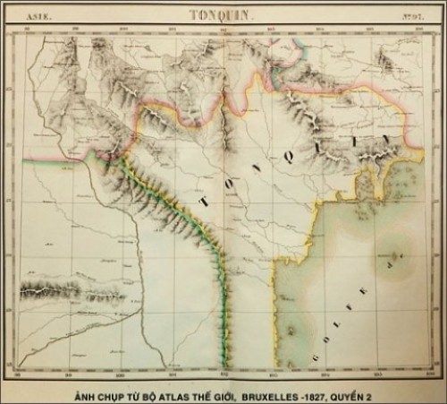 L’atlas du monde de 1827 confirme la souveraineté du Vietnam sur Hoàng Sa et Truong Sa. Photo: VOV. 