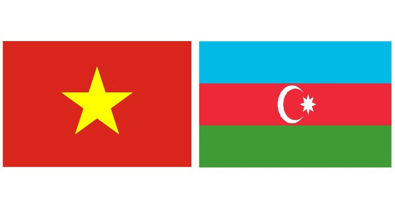 Les drapeaux du Vietnam et de l'’Azerbaïdjan. Photo: NDEL.