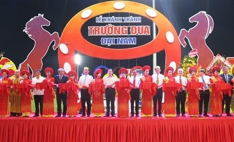 Cérémonie d'inauguration de l'hippodrome Dai Nam, le 1er mai dans la province de Binh Duong (Sud). Photo: Hai Âu/VNA/CVN