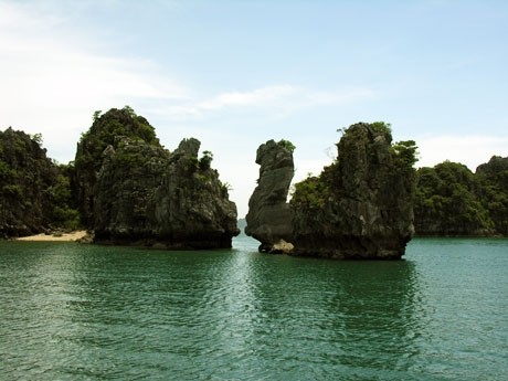 Les îlots de Thiên Nga se trouvent dans le parc de Bai Tu Long. Photo:baoquangninh.com.vn.