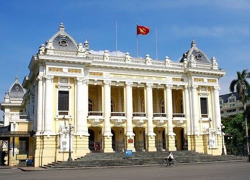 La belle architecture de l'Opéra de Hanoi, un ancien ouvrage architectural français à Hanoi. Photo: hanoimoi.