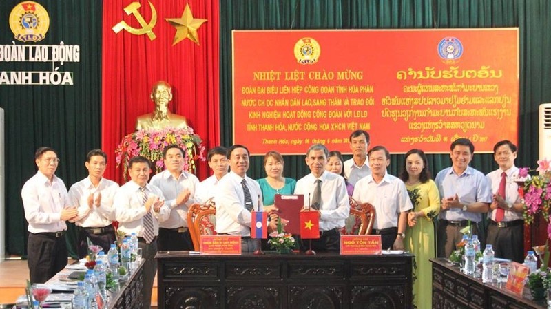 La rencontre entre la Fédération du travail de la province de Thanh Hoa et l’Union syndicale de la province laotienne de Houaphan. Photo: baothanhhoa.vn