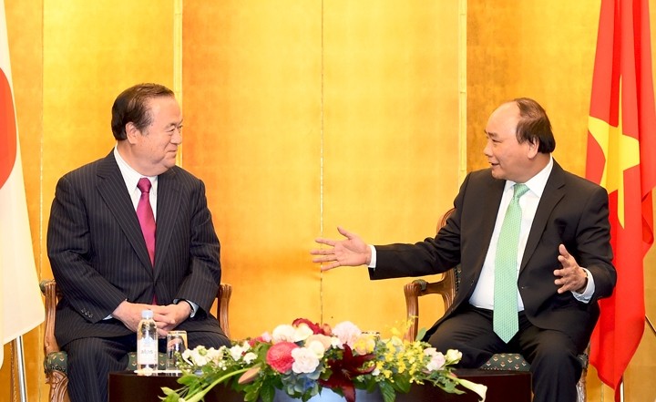 Le Premier ministre vietnamien, Nguyên Xuân Phuc (à droite), et Hashimoto Masaru, gouverneur d’Ibaraki. Photo: VGP.