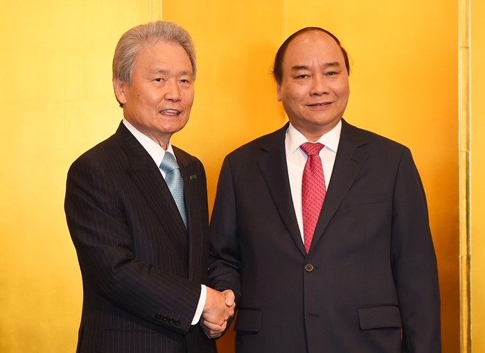 Le Premier ministre Nguyên Xuân Phuc (à droite) et le président de Keidanren, Sadayuki Sakakibara. Photo: VGP