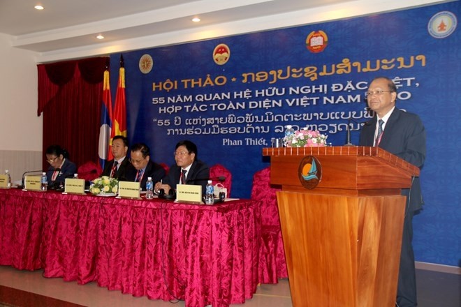 Le secrétaire du Comité provincial du Parti pour Binh Thuân, Nguyên Manh Hung, prend la parole lors du séminaire. Photo: VNA.