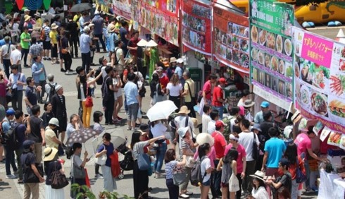 Le 10ème Festival du Vietnam attire de nombreux visiteurs. Photo: VOV.