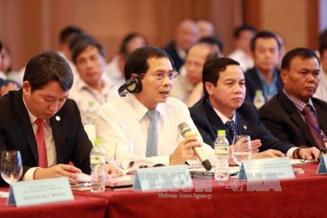 Le vice-ministre des AE du Vietnam, Bùi Thanh Son, a présidé le séminaire «Rencontre de la République de Corée 2017-région de Tây Nguyên», le 16 juin dans la ville de Buôn Ma Thuôt. Photo: VNA.