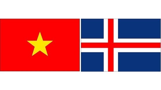 Les drapeaux du Vietnam et d'Islande. Photo: NDEL.