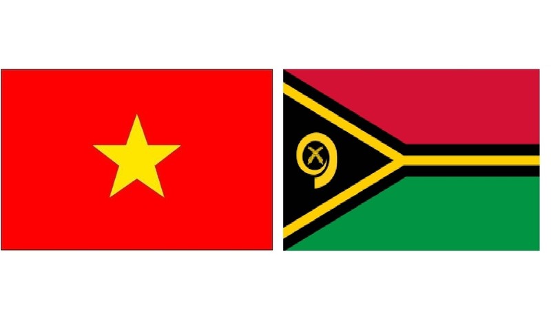 Drapeaux du Vietnam et du Vanuatu. Photo: NDEL.