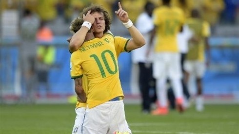 L'émotion des Brésiliens Neymar et David Luiz après la qualification pour les quarts de finale du Mondial, le 28 juin à Belo Horizonte. Photo: VNA.