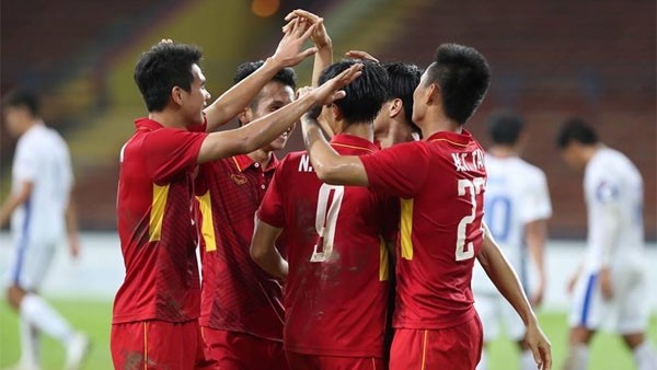 Les joueurs vietnamiens célèbrent le but de Công Phuong. Photo: VTV.