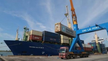Les 30 premiers assortiments de pièces détachées de bus County sont exportés au Kazakhstan depuis le port de Chu Lai-Truong Hai. Photo: THACO.