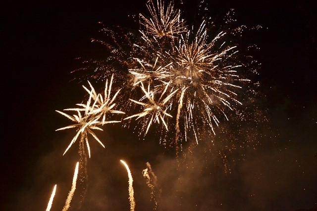 Le spectacle de feu d’artifice magnifique a eu lieu la soirée du 2 septembre, à Hô Chi Minh-Ville. Photo: NDEL.