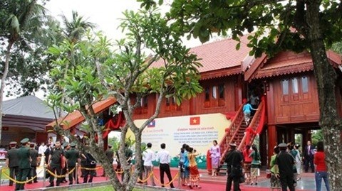 La maison mémoriale du Président Hô Chi Minh au milieu du site mémorial de Kim Liên, province de Nghê An. Photo : QĐND.