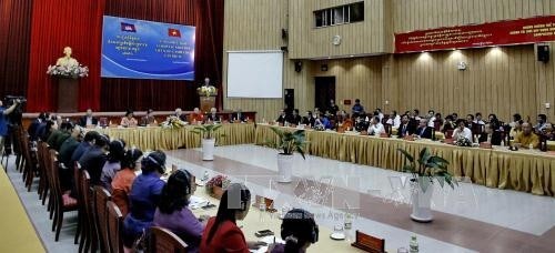 Une table ronde consacrée au partage d’expériences entre les Associations d’Amitié des deux pays a eu lieu le 8 octobre, à Hô Chi Minh-Ville. Photo : VNA.